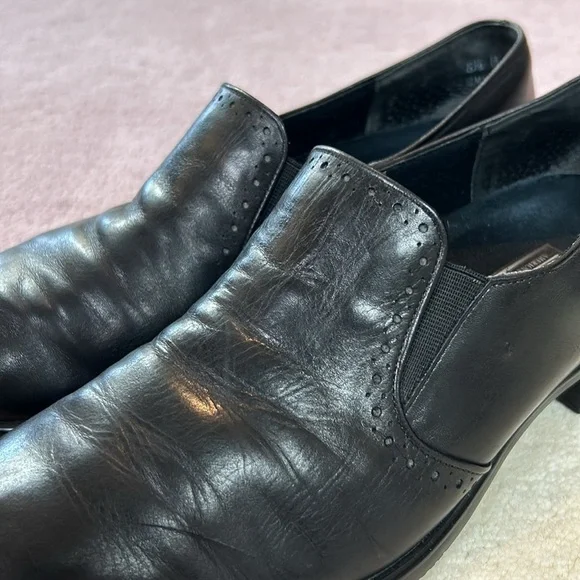 Munro Black Slip On Heeled Loafers 8.5 - Picture 5 of 17